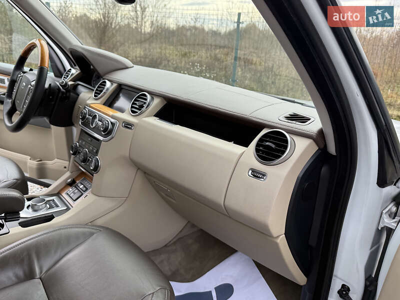 Внедорожник / Кроссовер Land Rover Discovery 2016 в Дрогобыче