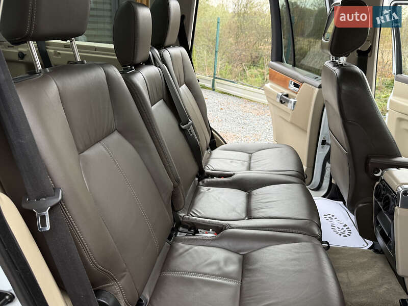 Внедорожник / Кроссовер Land Rover Discovery 2016 в Дрогобыче