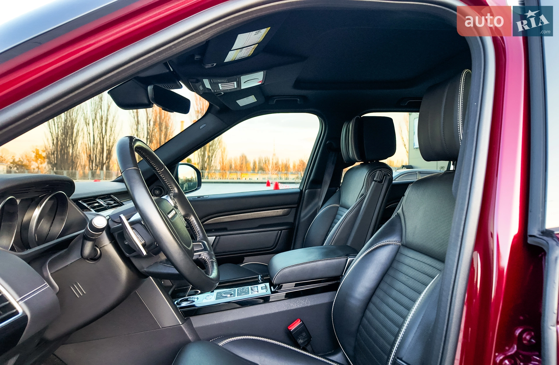 2017 Land Rover Discovery - мініатюра 13