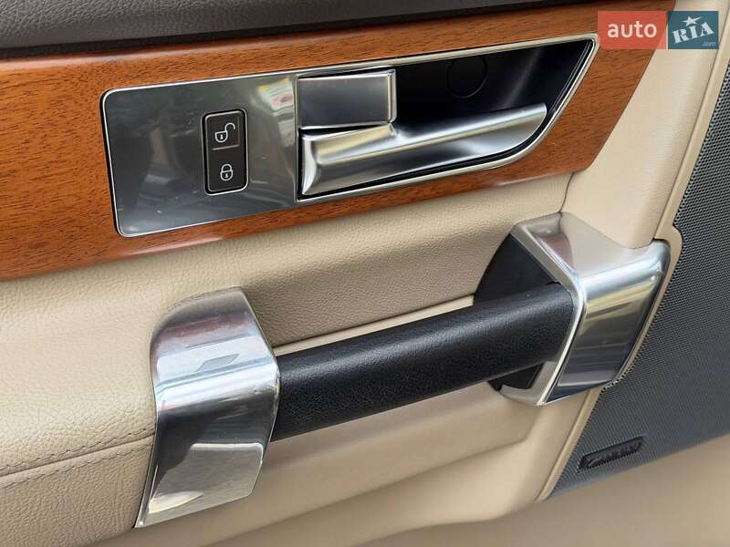 Внедорожник / Кроссовер Land Rover Discovery 2015 в Кривом Роге