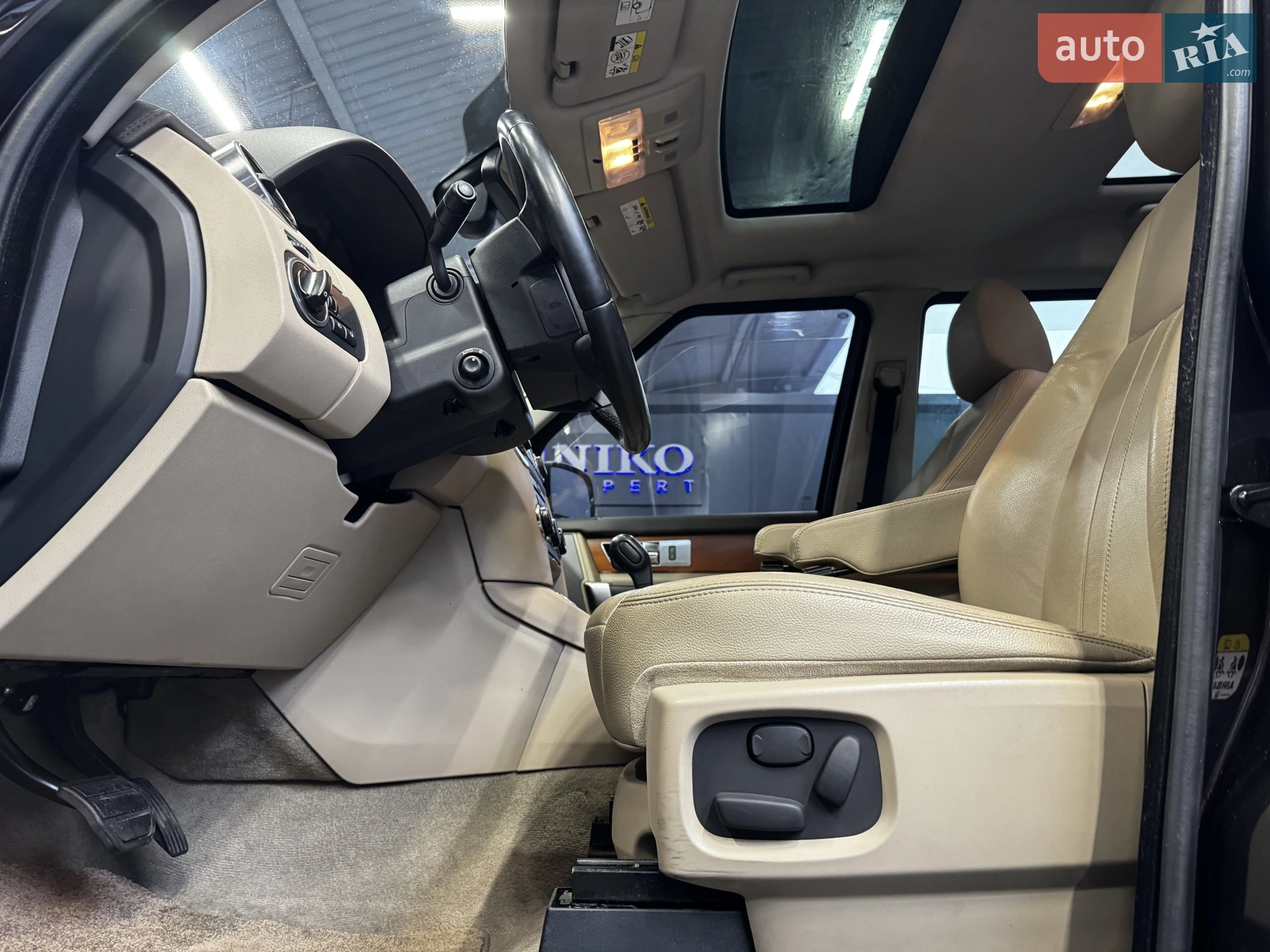 2011 Land Rover Discovery - мініатюра 24