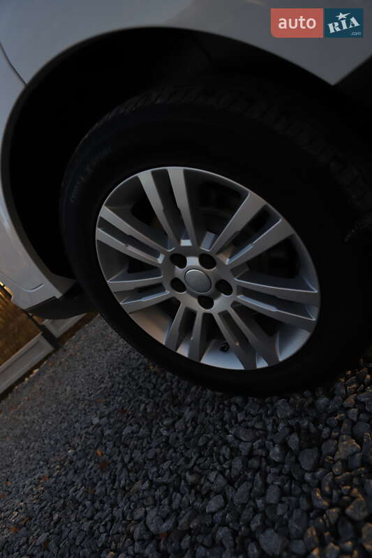 Внедорожник / Кроссовер Land Rover Discovery 2016 в Дрогобыче