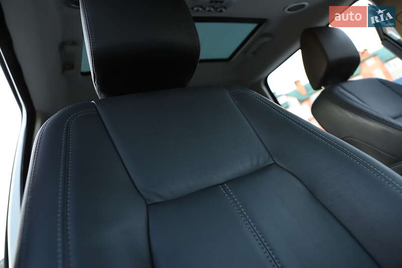 Внедорожник / Кроссовер Land Rover Discovery 2016 в Дрогобыче