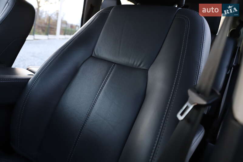 Внедорожник / Кроссовер Land Rover Discovery 2016 в Дрогобыче