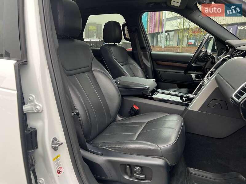 Внедорожник / Кроссовер Land Rover Discovery 2017 в Киеве