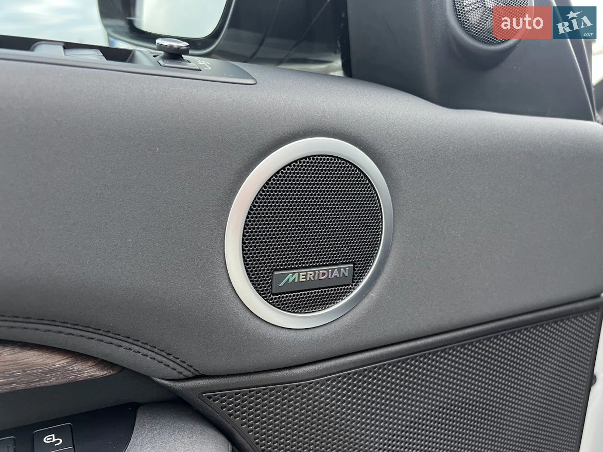2018 Land Rover Discovery - мініатюра 13