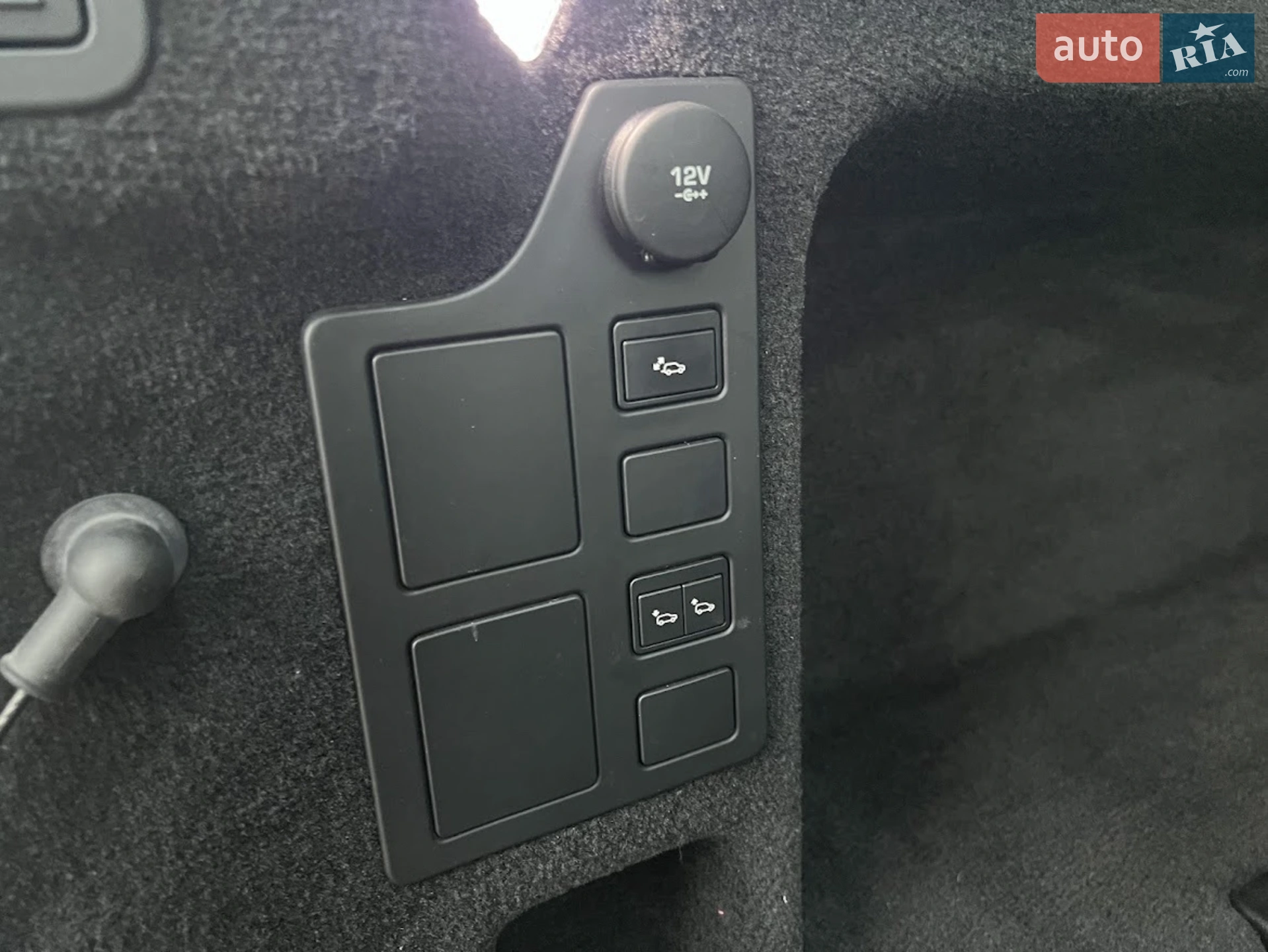 2018 Land Rover Discovery - мініатюра 27