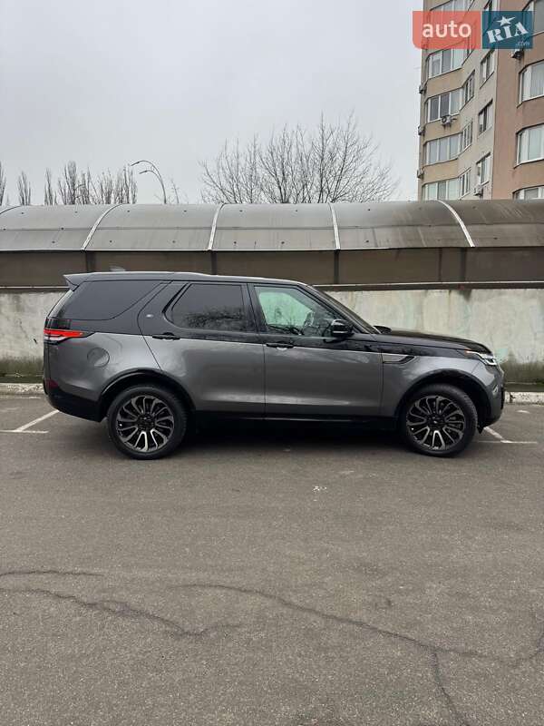 Внедорожник / Кроссовер Land Rover Discovery 2017 в Киеве