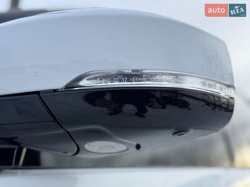 Внедорожник / Кроссовер Land Rover Discovery 2017 в Львове фото 8 Внедорожник / Кроссовер Land Rover Discovery 2017 в Львове