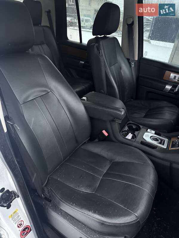 Внедорожник / Кроссовер Land Rover Discovery 2015 в Львове