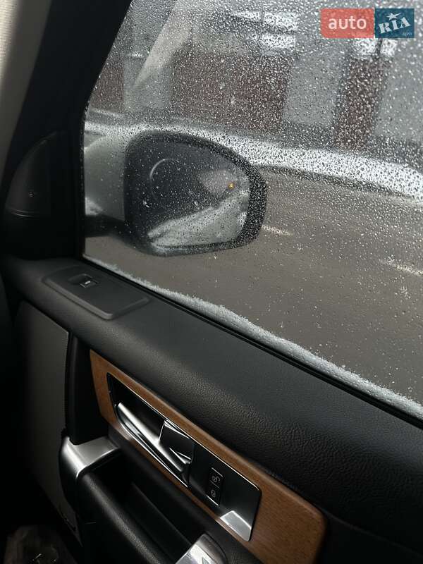 Внедорожник / Кроссовер Land Rover Discovery 2015 в Львове