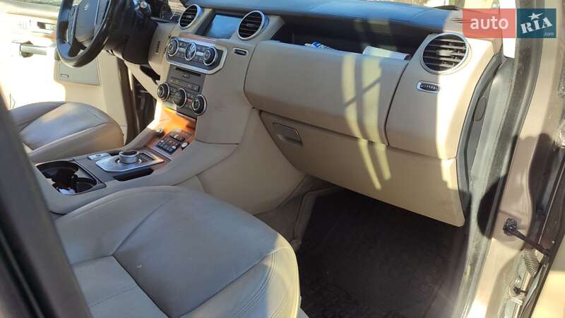 Внедорожник / Кроссовер Land Rover Discovery 2015 в Трускавце