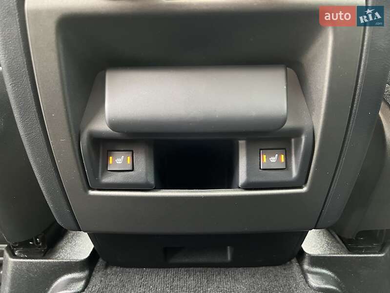 Внедорожник / Кроссовер Land Rover Discovery 2016 в Днепре