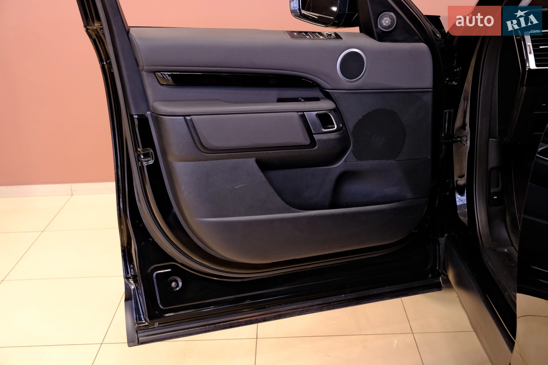 2019 Land Rover Discovery - мініатюра 30