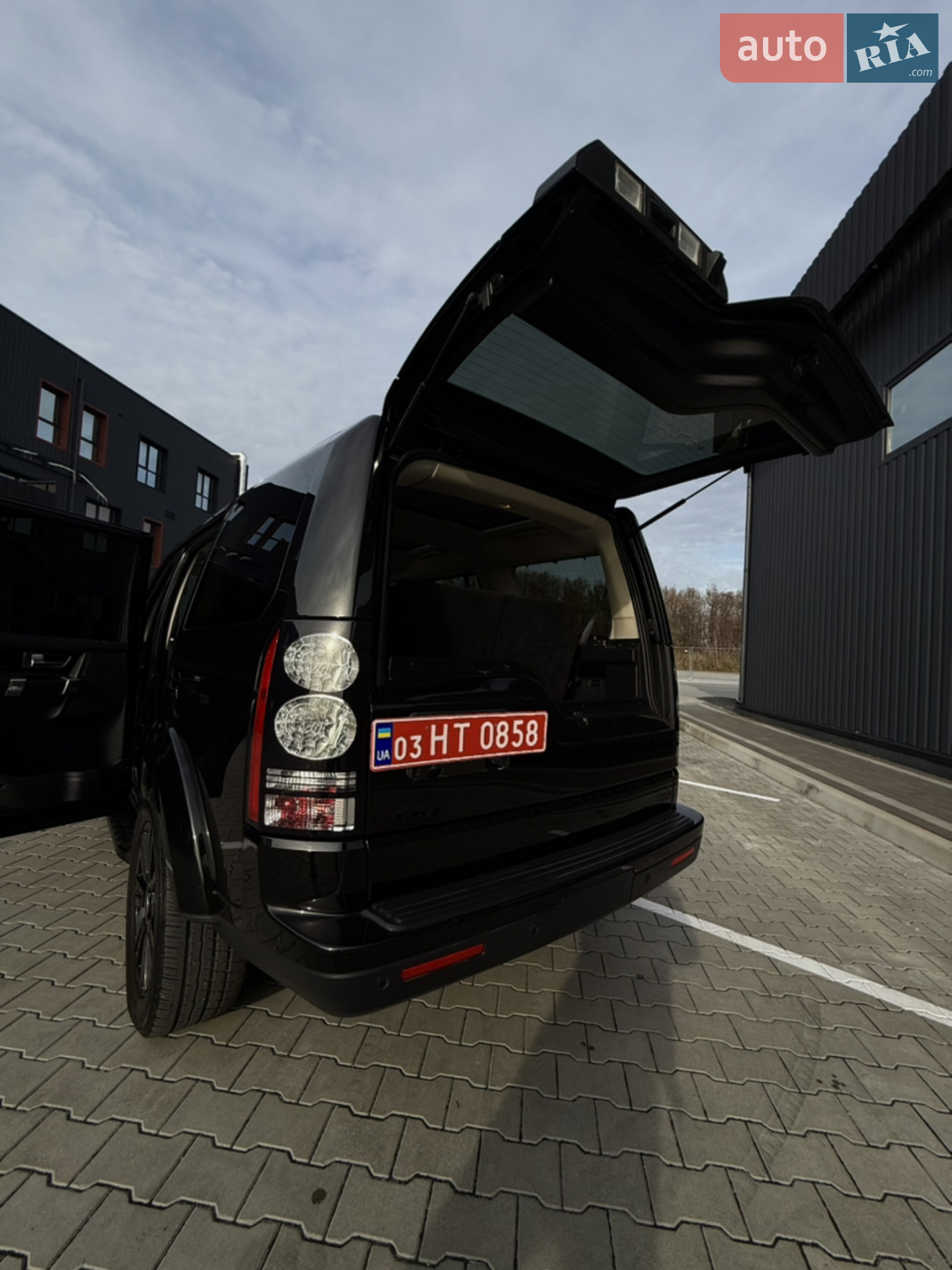 2016 Land Rover Discovery - мініатюра 16