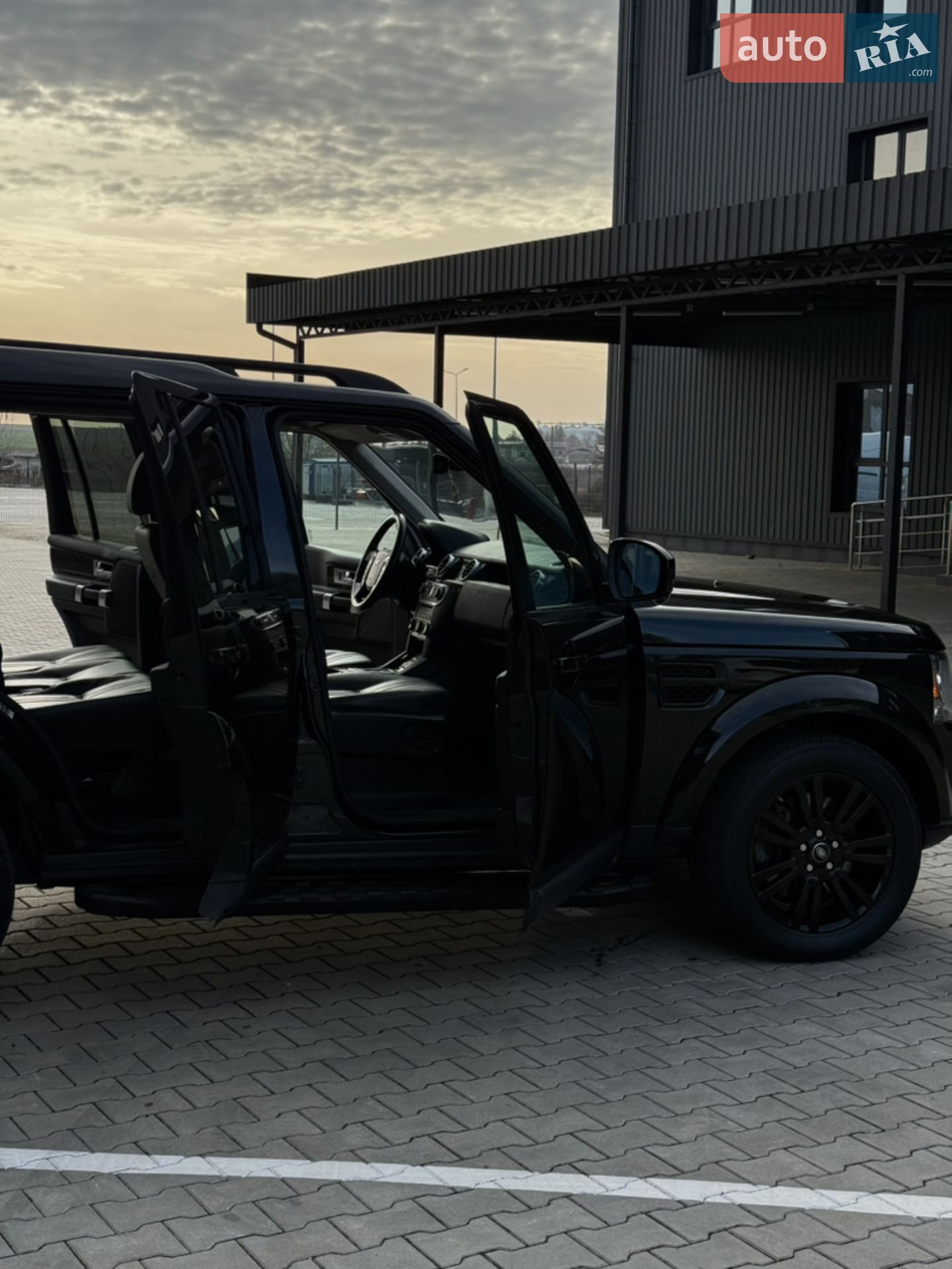 2016 Land Rover Discovery - мініатюра 30