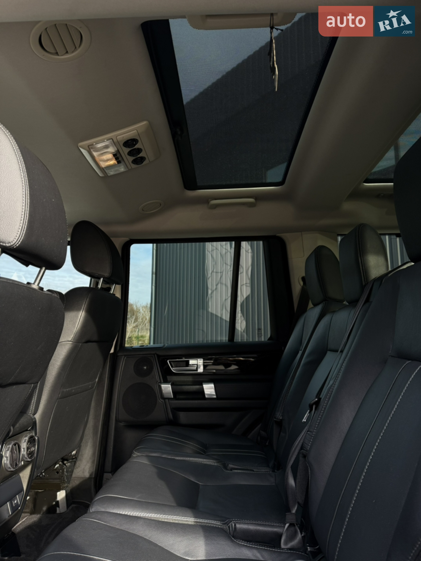 2016 Land Rover Discovery - мініатюра 48