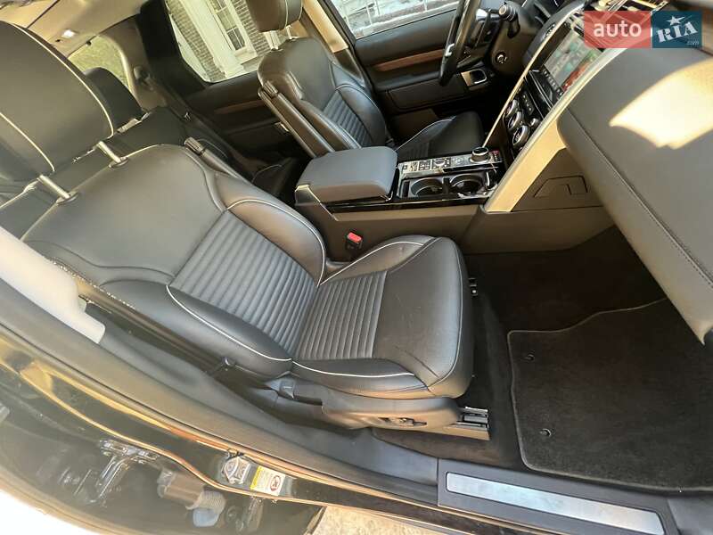 Внедорожник / Кроссовер Land Rover Discovery 2017 в Киеве