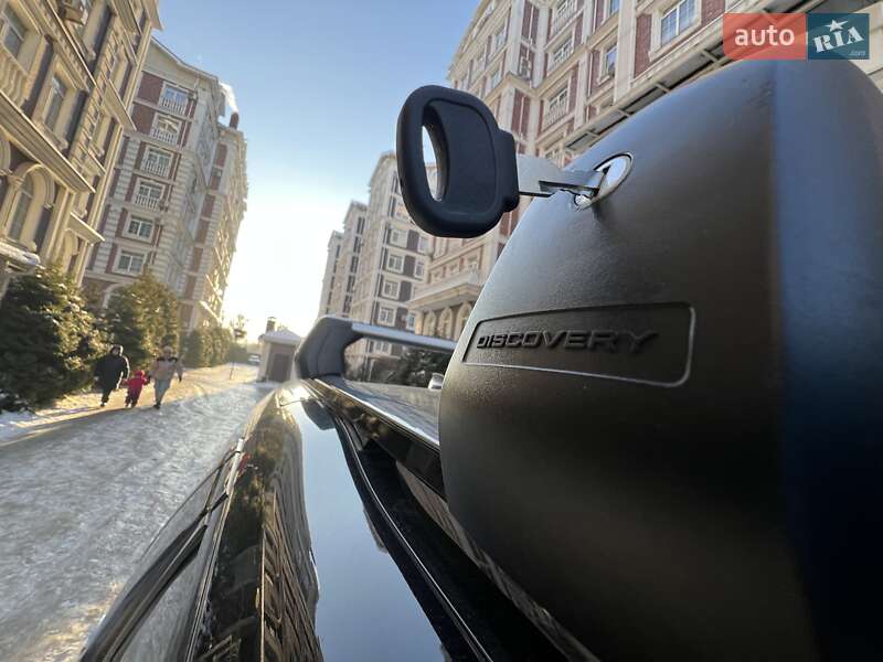 Внедорожник / Кроссовер Land Rover Discovery 2017 в Киеве