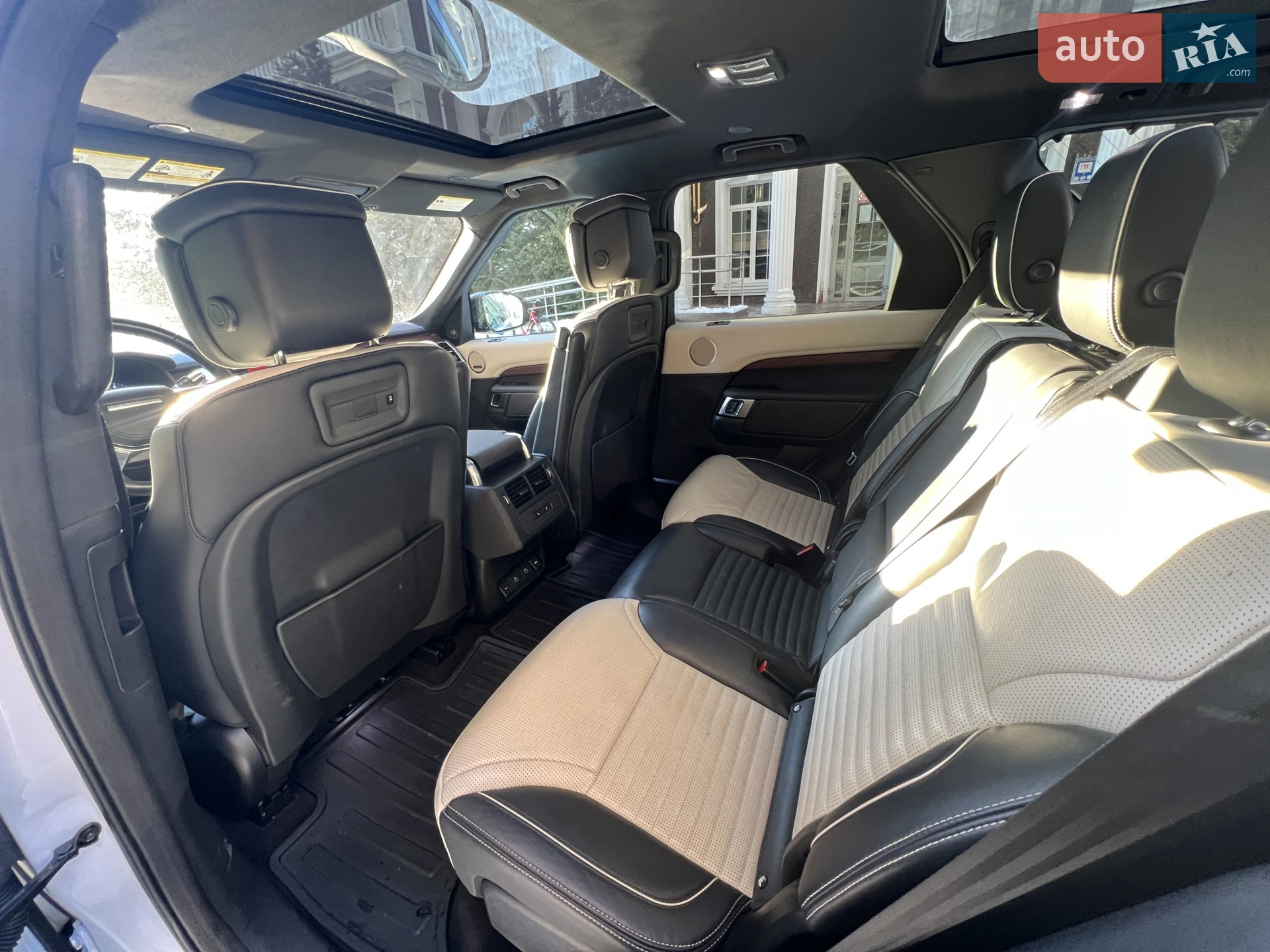 2021 Land Rover Discovery - мініатюра 9