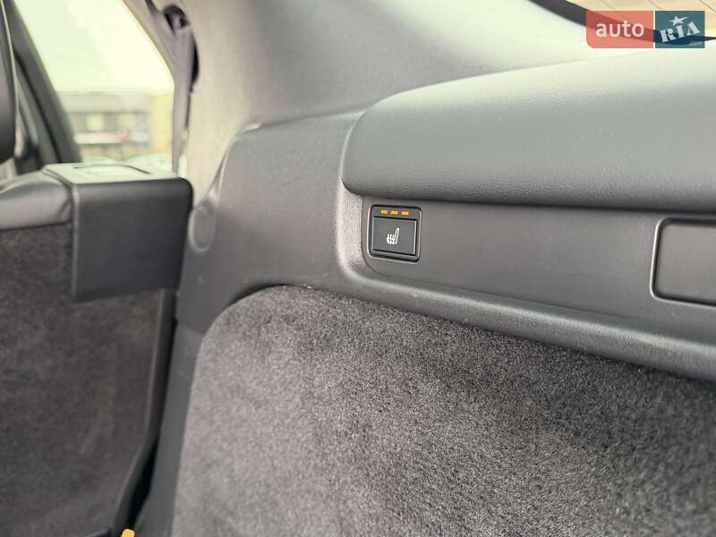 Внедорожник / Кроссовер Land Rover Discovery 2017 в Виннице