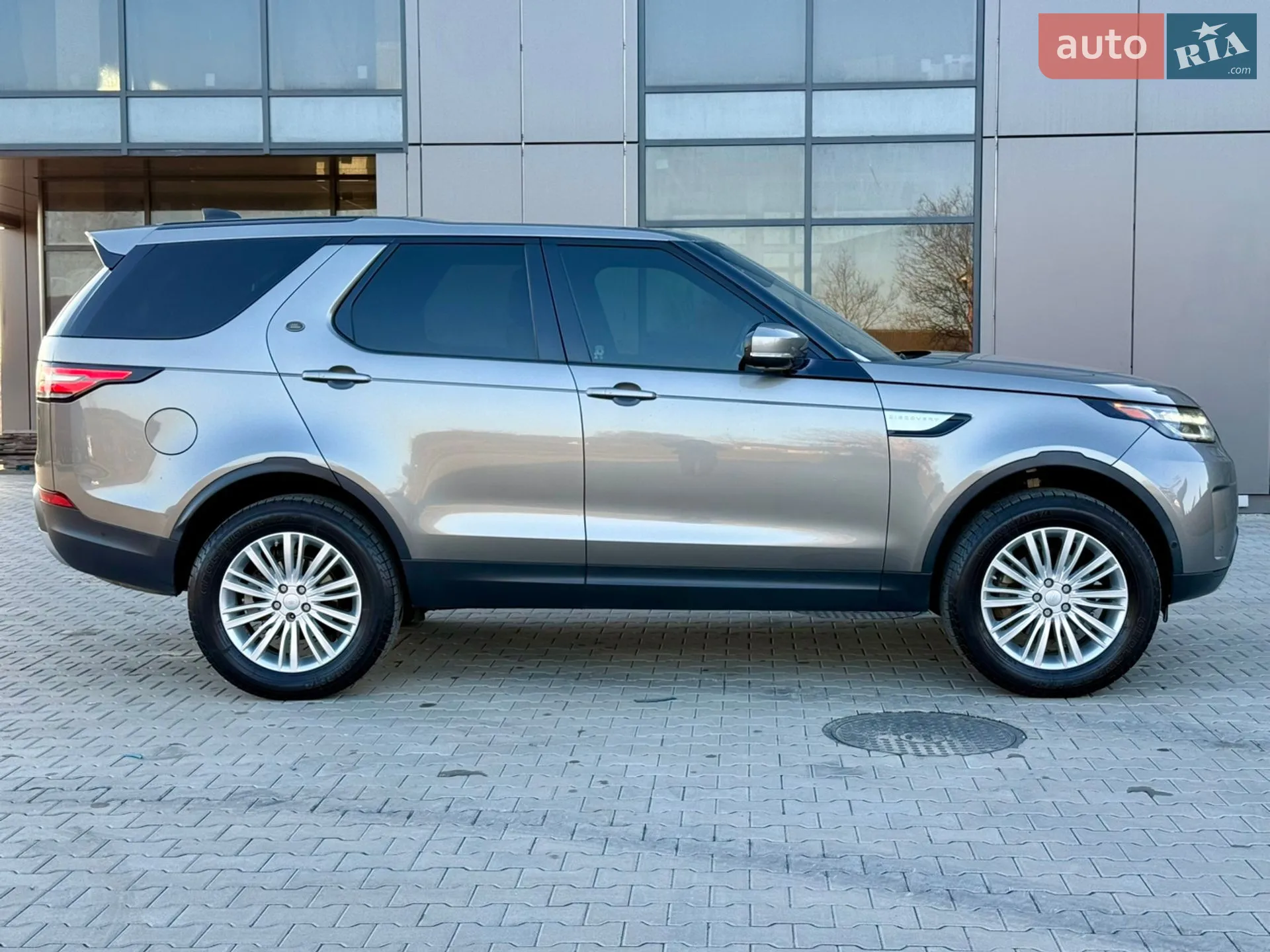 2018 Land Rover Discovery - мініатюра 3