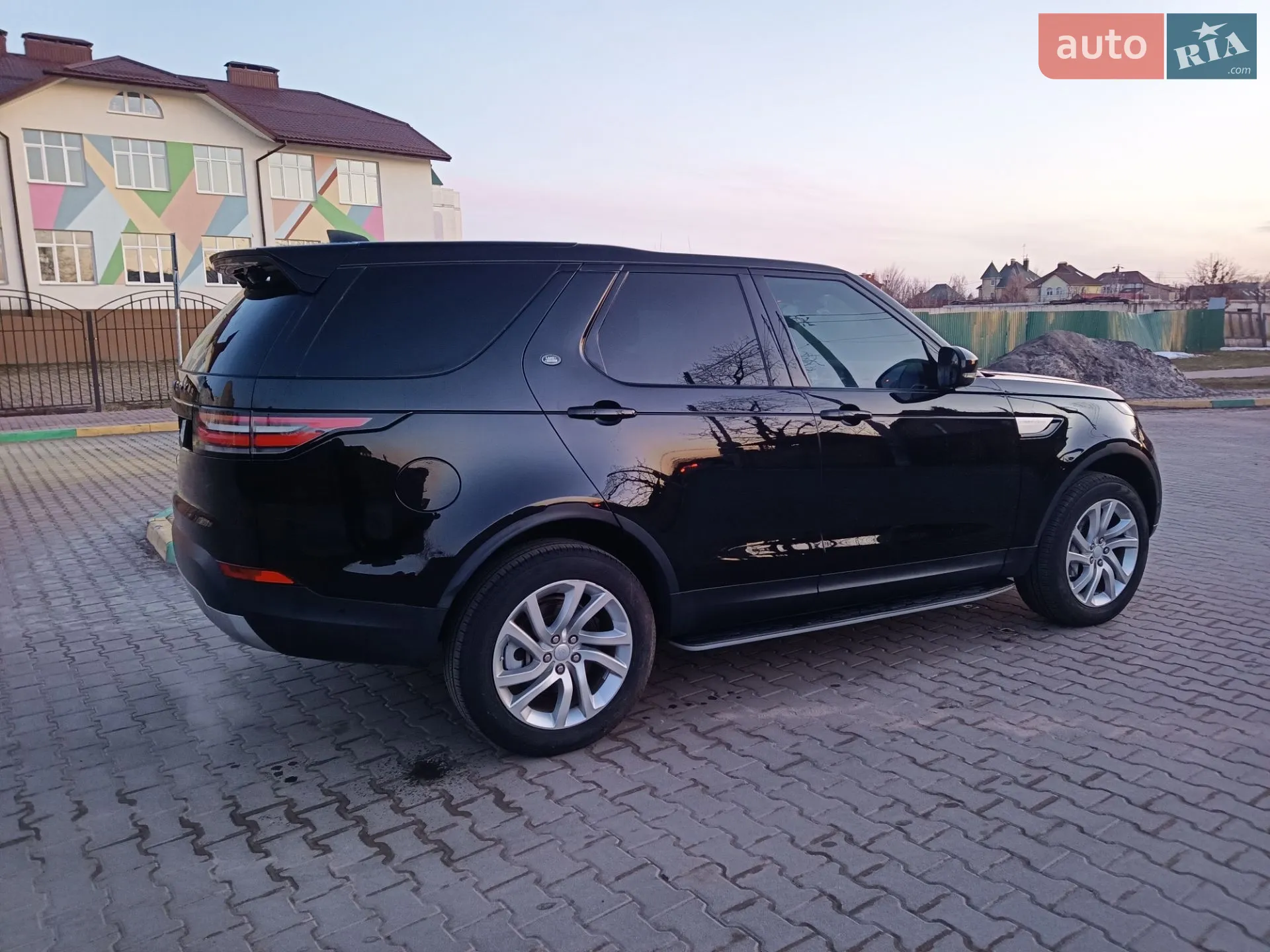 2018 Land Rover Discovery - мініатюра 17