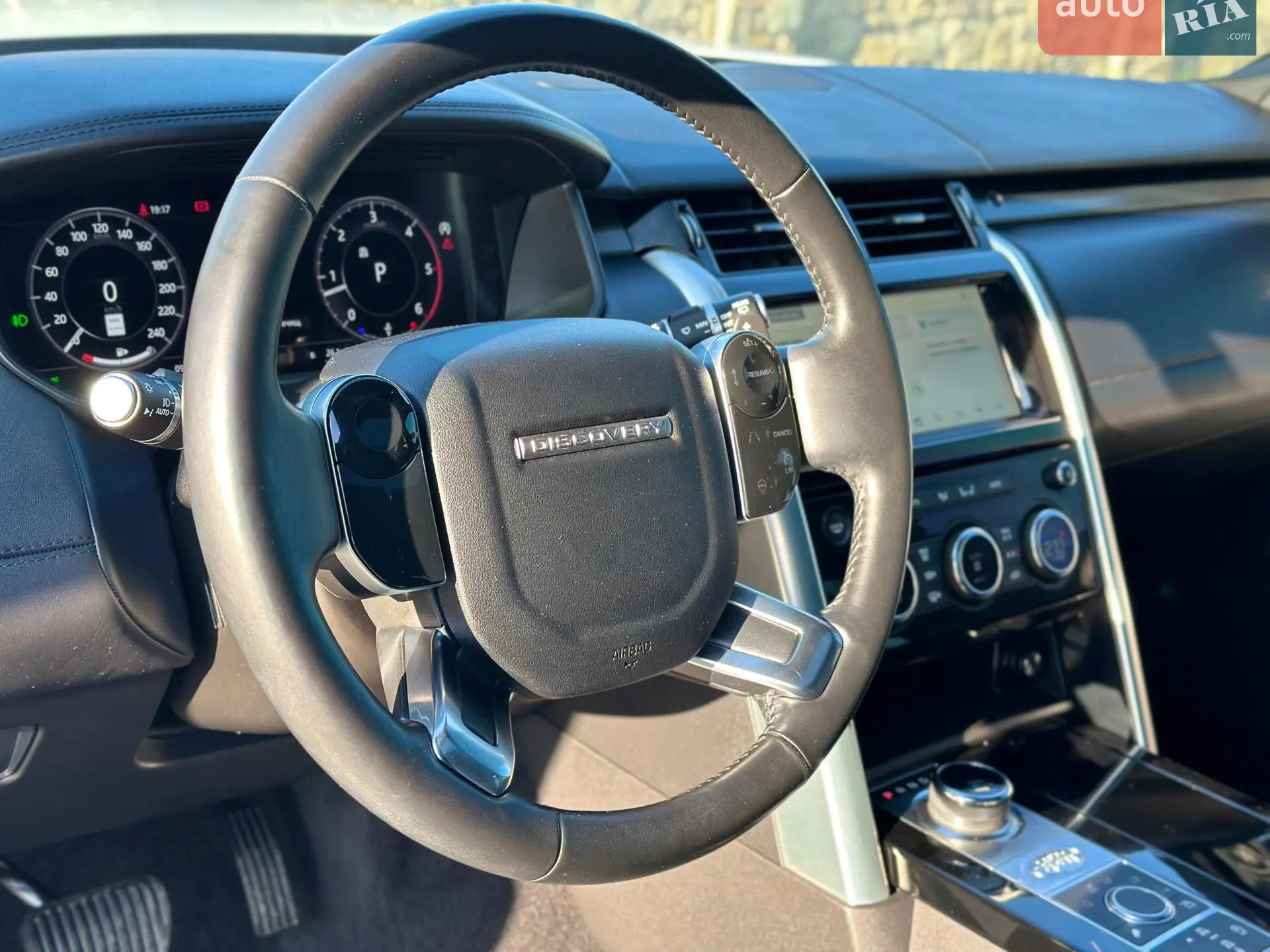 2020 Land Rover Discovery - мініатюра 22