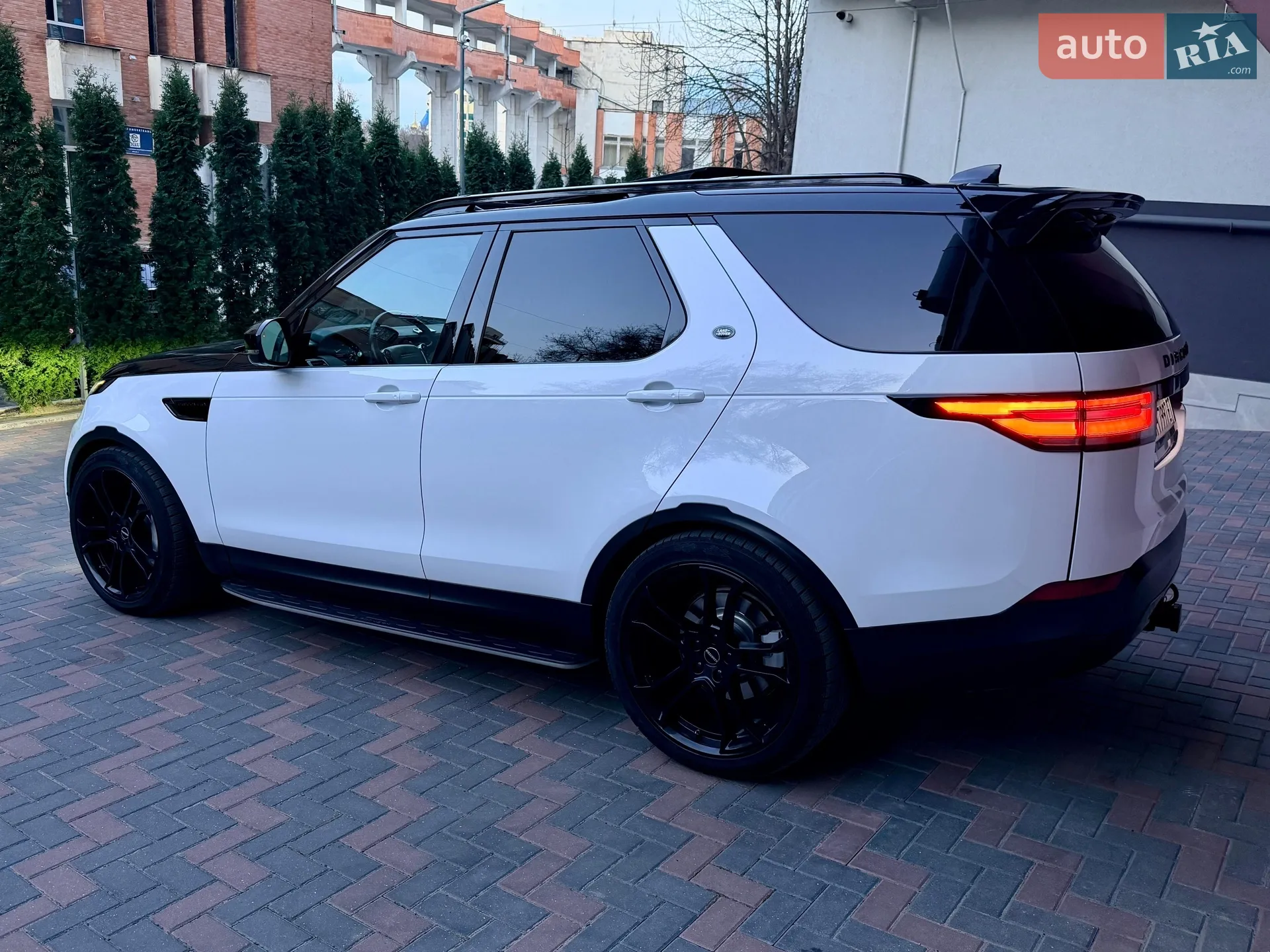 2018 Land Rover Discovery - мініатюра 3