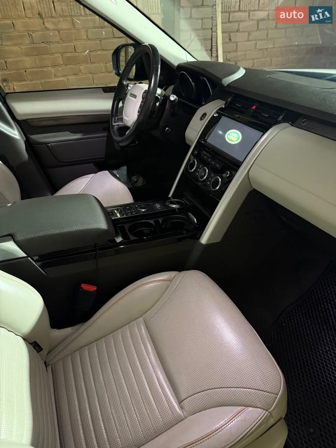 2017 Land Rover Discovery - мініатюра 35