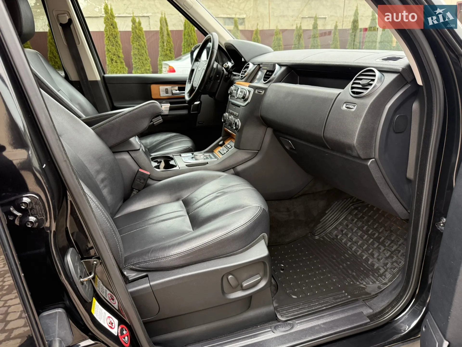 2015 Land Rover Discovery - мініатюра 26
