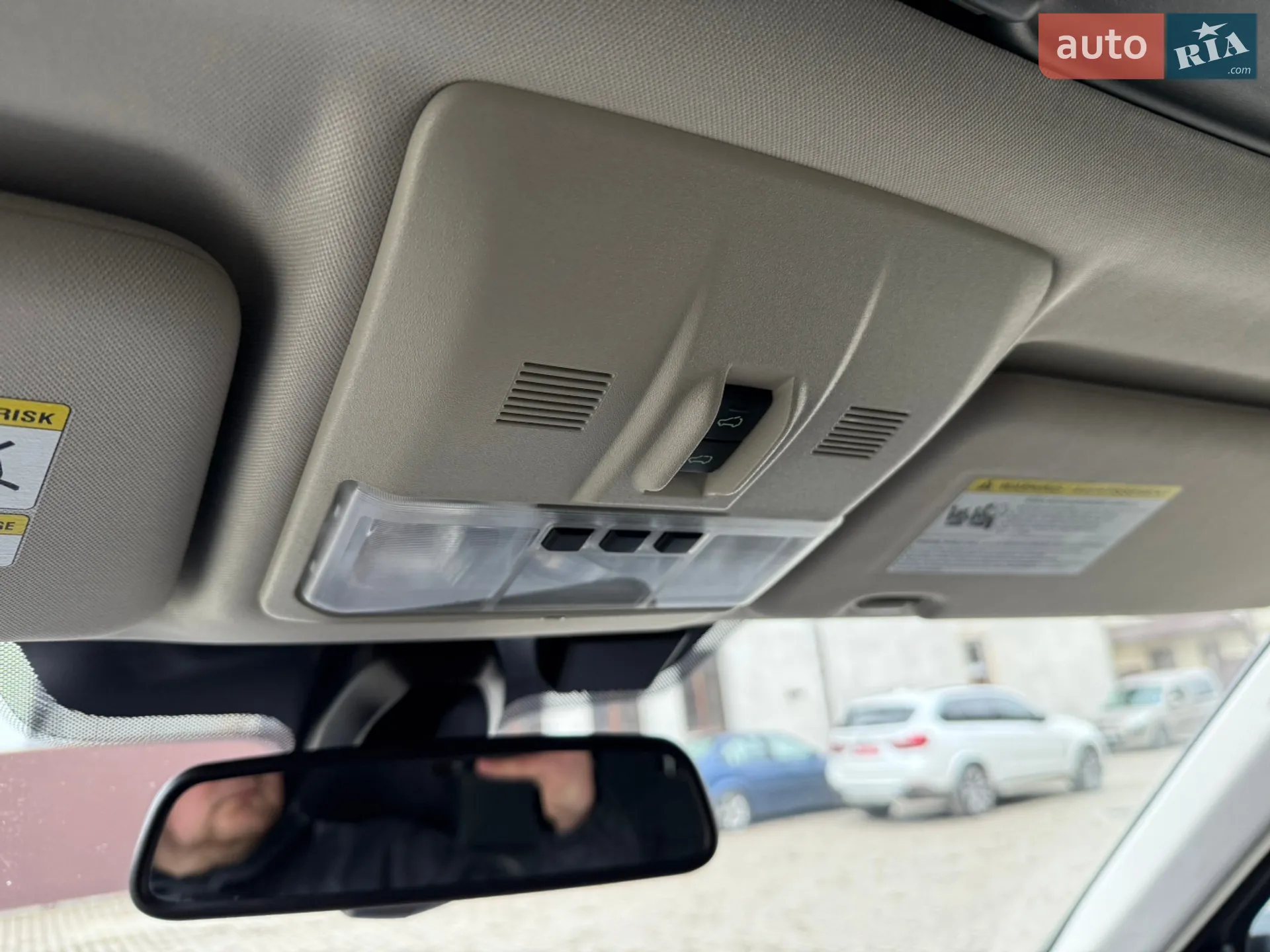 2015 Land Rover Discovery - мініатюра 33