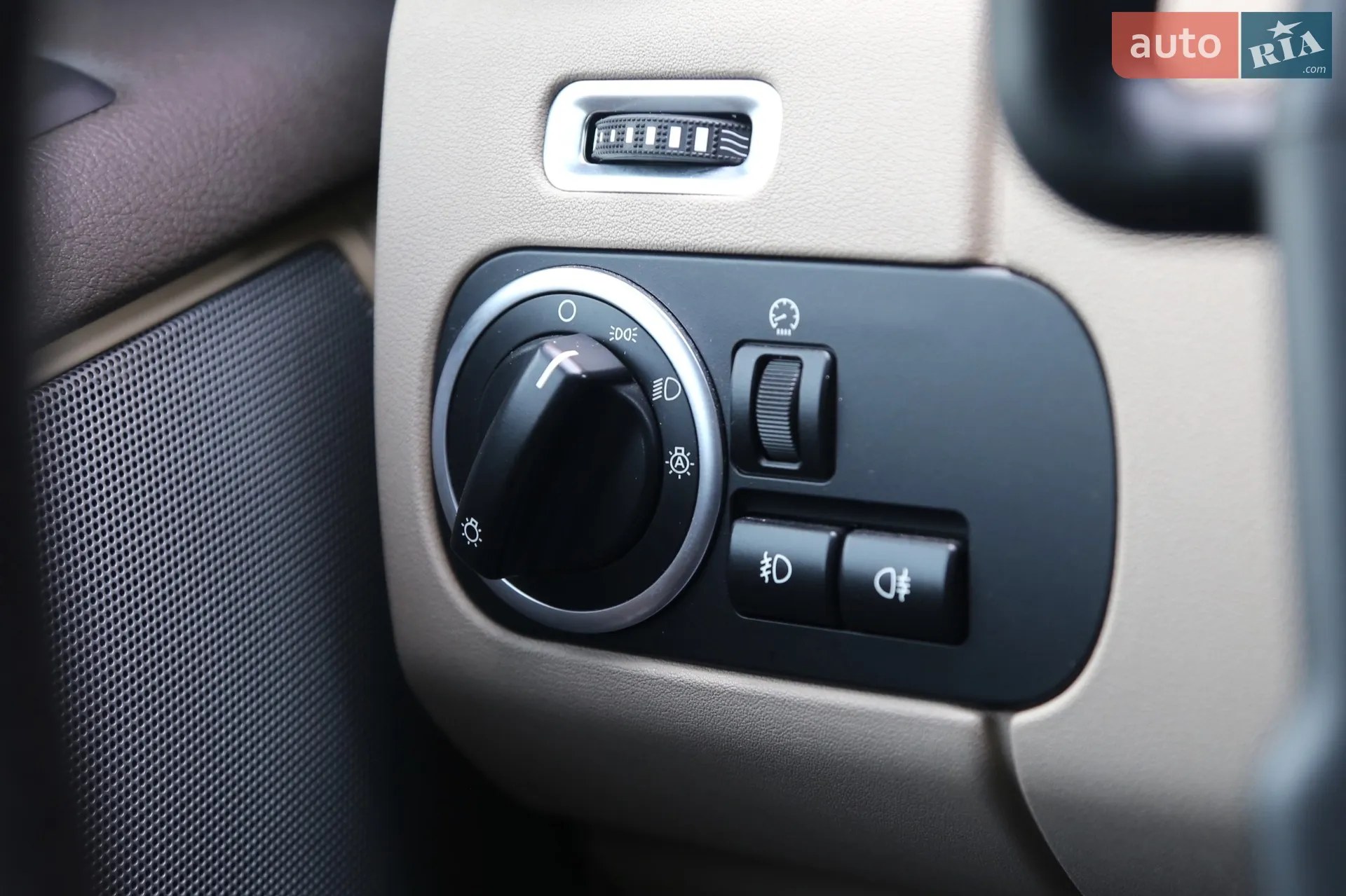 2015 Land Rover Discovery - мініатюра 31