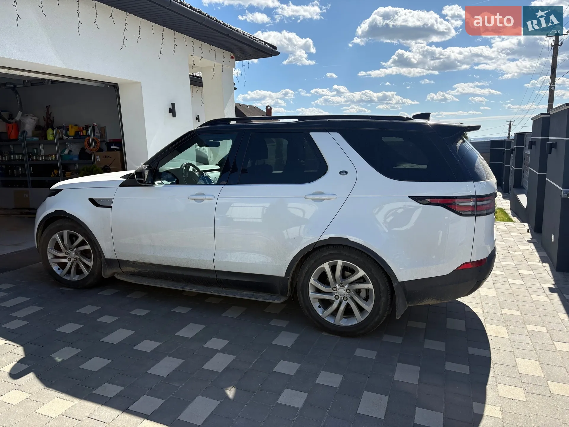 2017 Land Rover Discovery - мініатюра 3