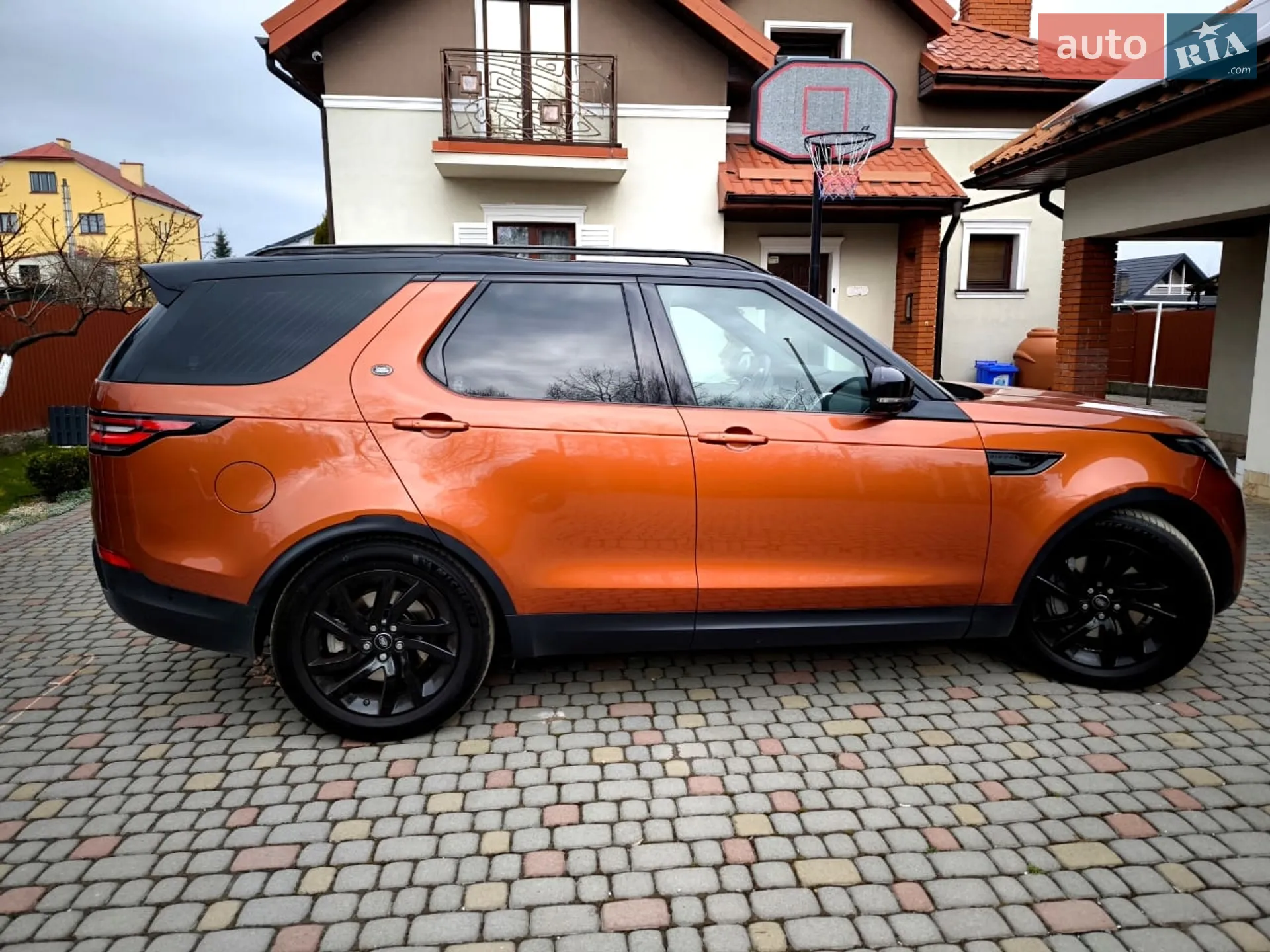 2020 Land Rover Discovery - фото 1