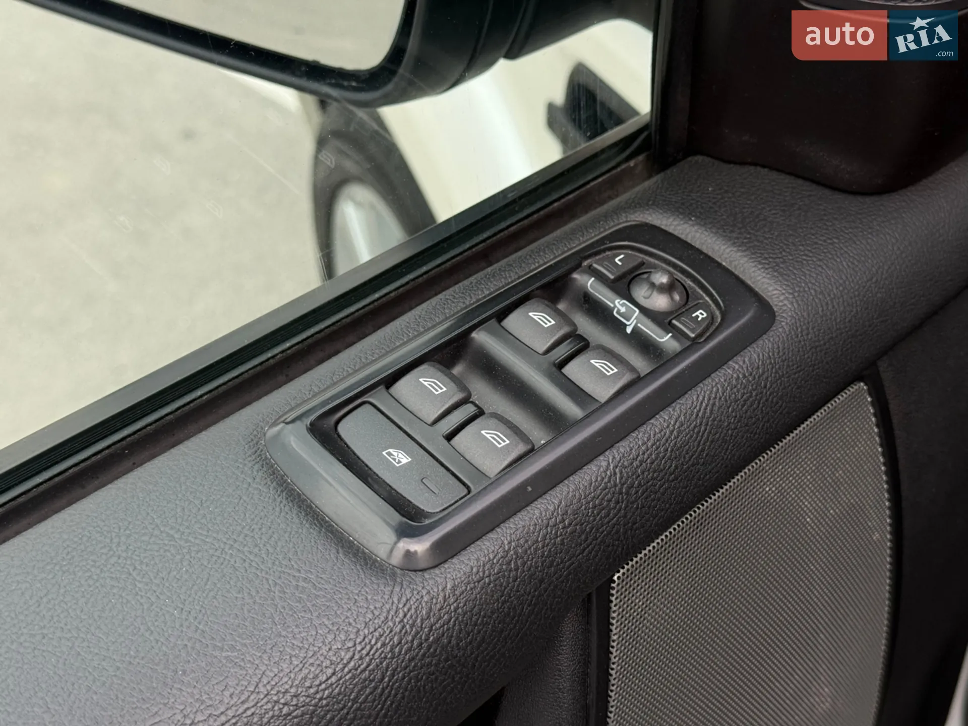 2012 Land Rover Discovery - мініатюра 39