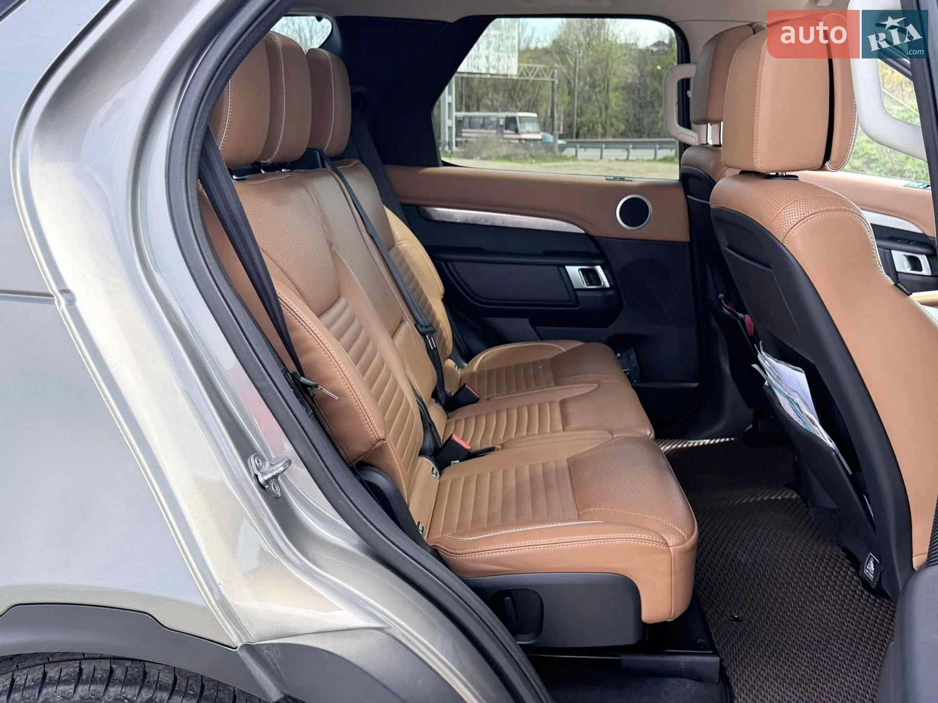 2017 Land Rover Discovery - мініатюра 20