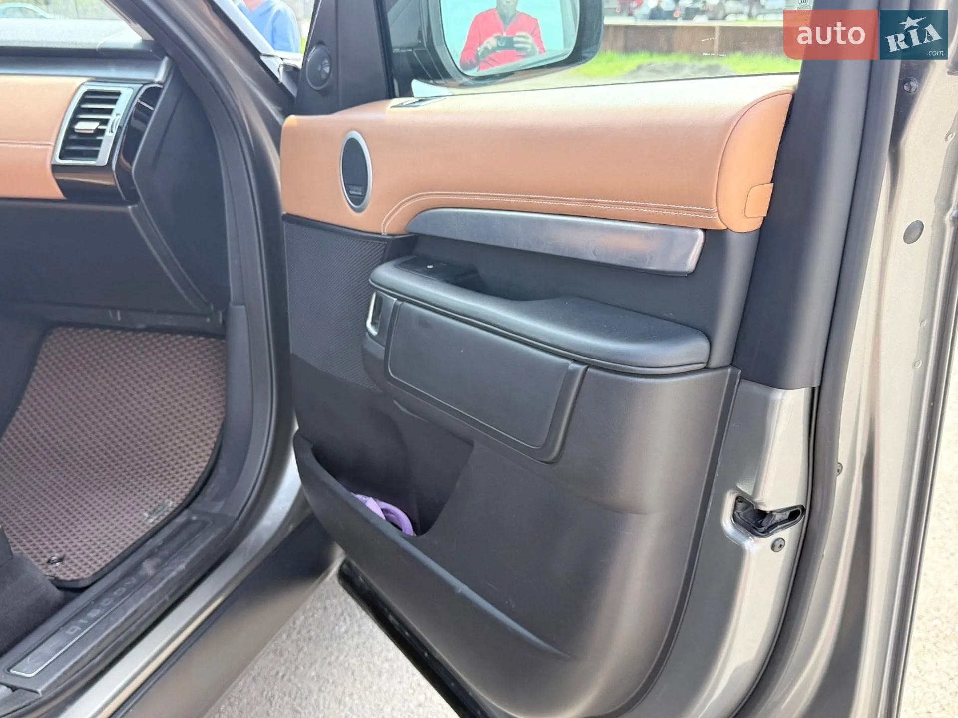 2017 Land Rover Discovery - мініатюра 25