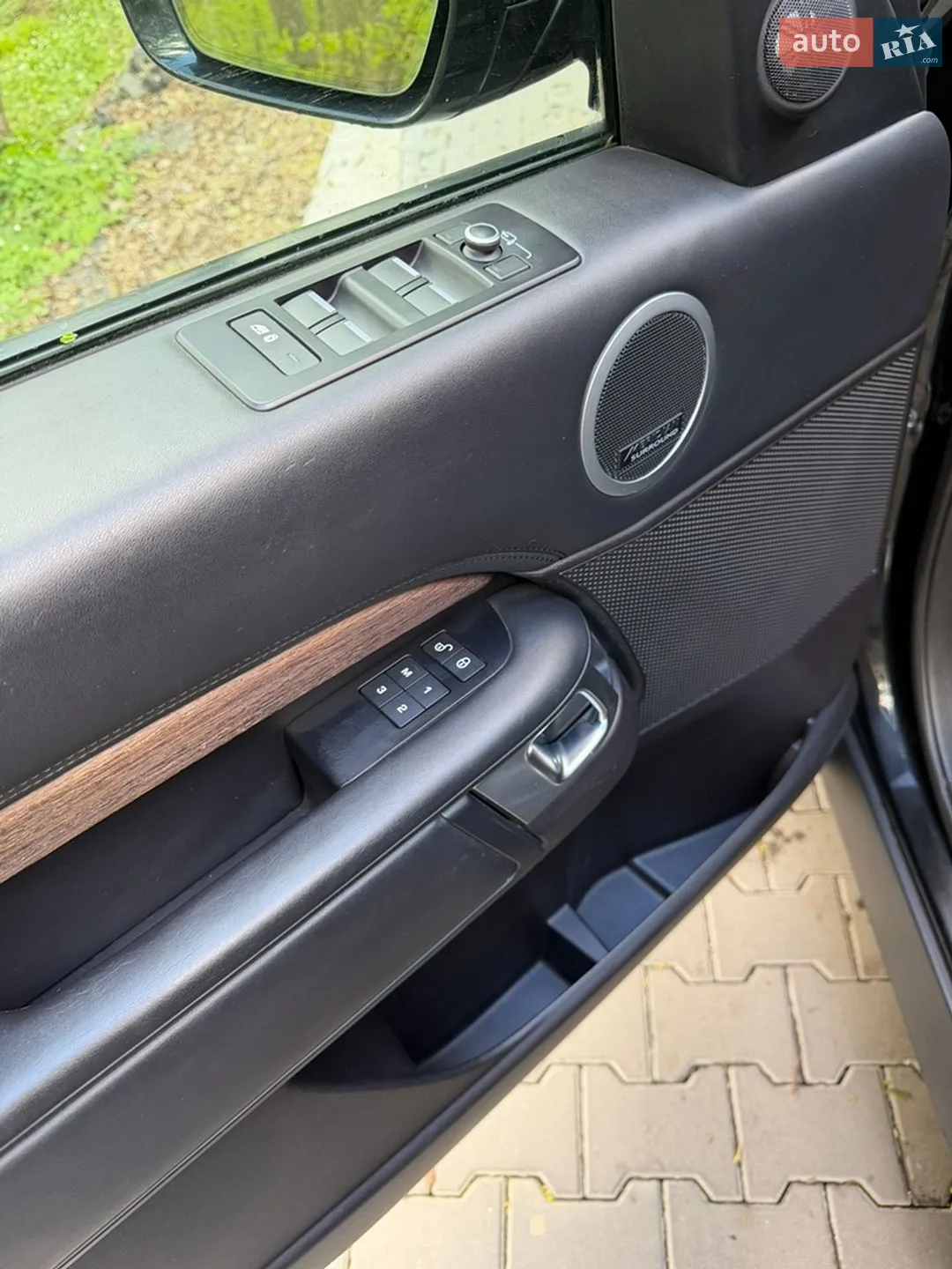2017 Land Rover Discovery - мініатюра 21