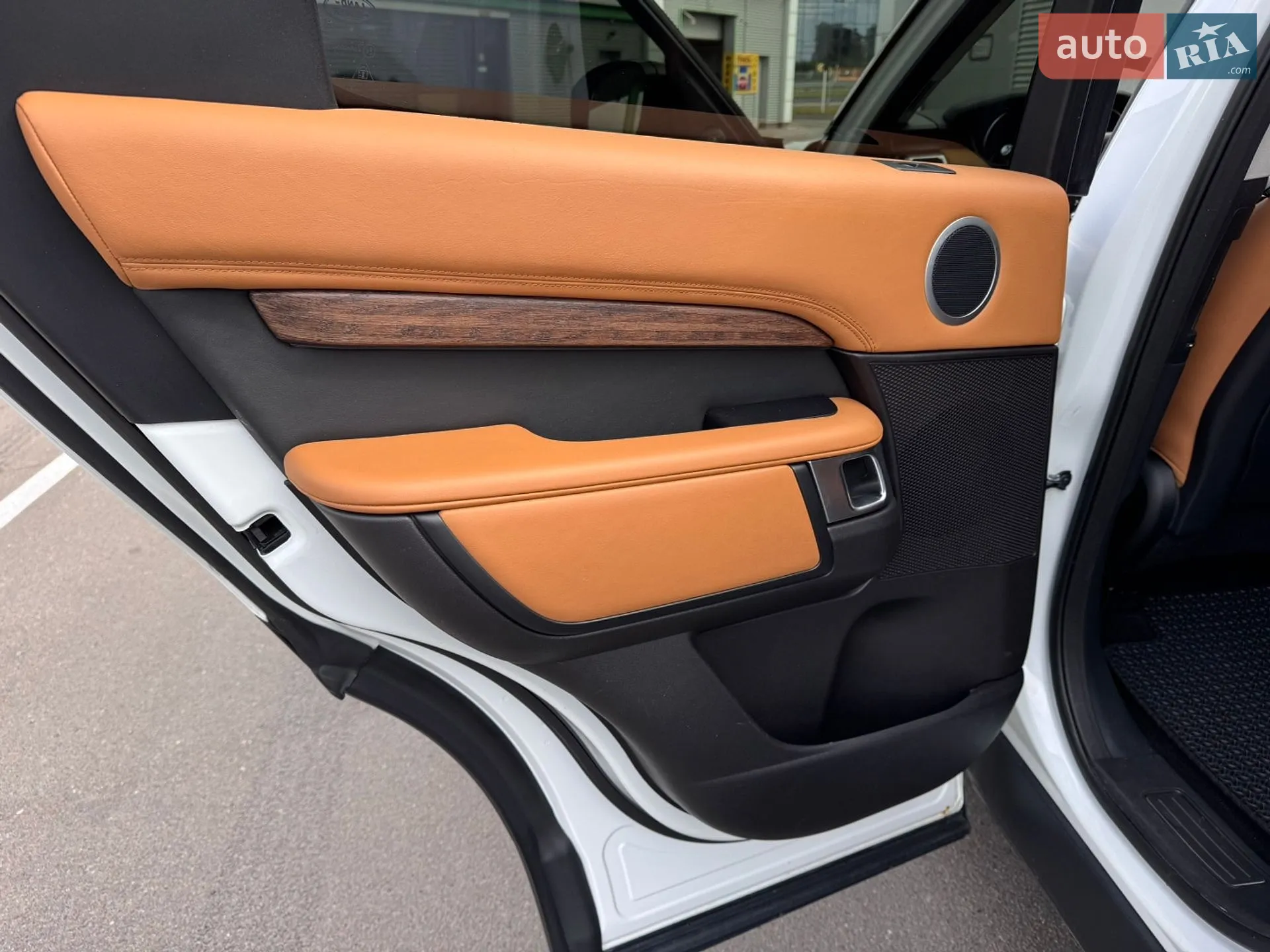 2017 Land Rover Discovery - мініатюра 9