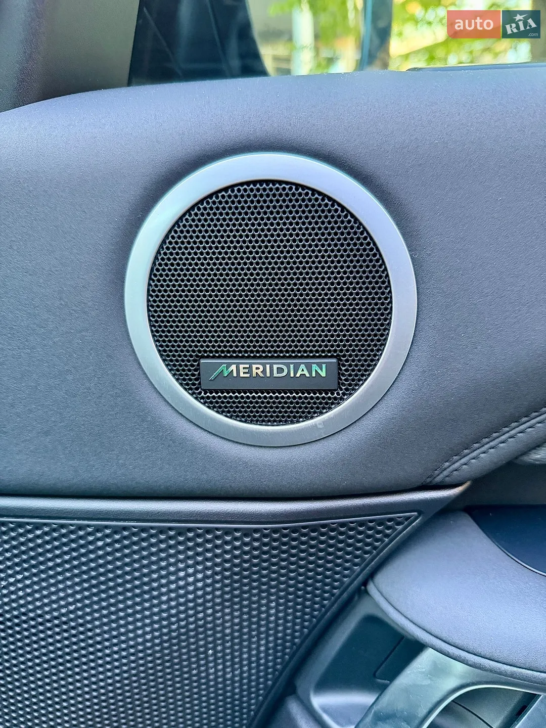 2018 Land Rover Discovery - мініатюра 31