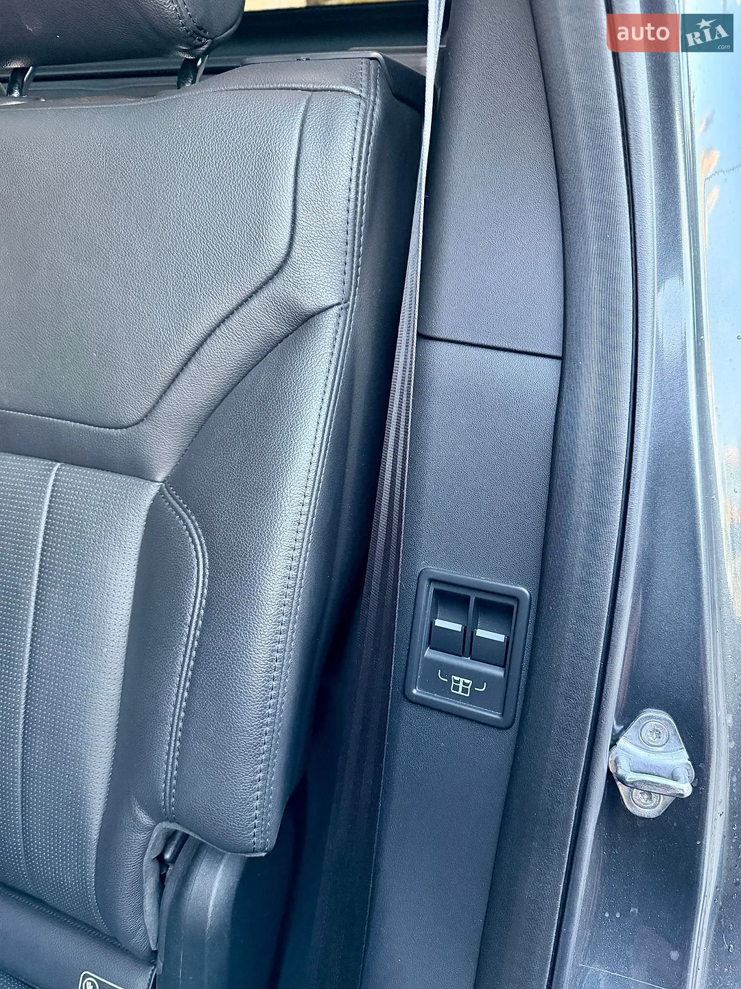 2018 Land Rover Discovery - мініатюра 40