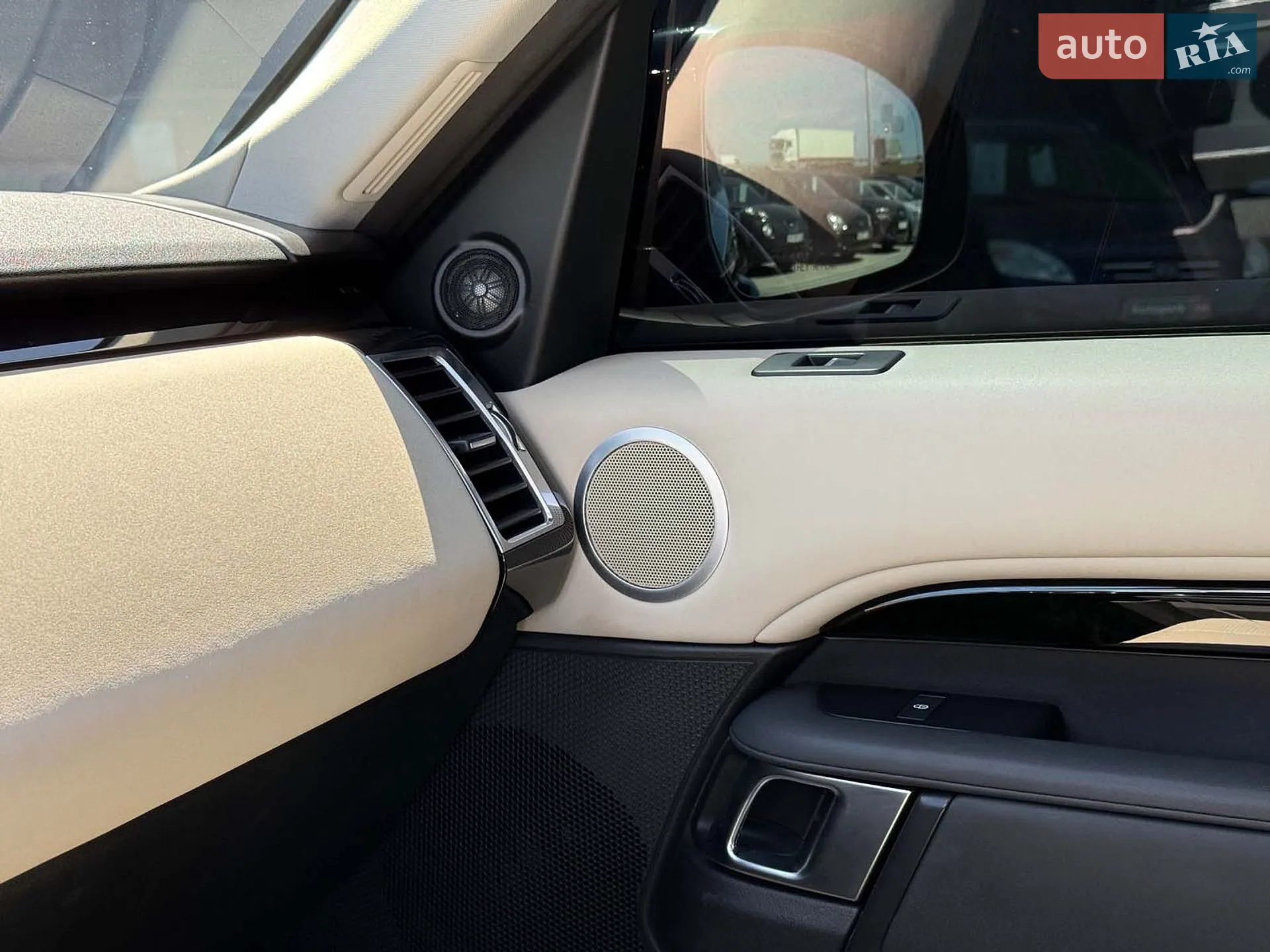 2019 Land Rover Discovery - мініатюра 34