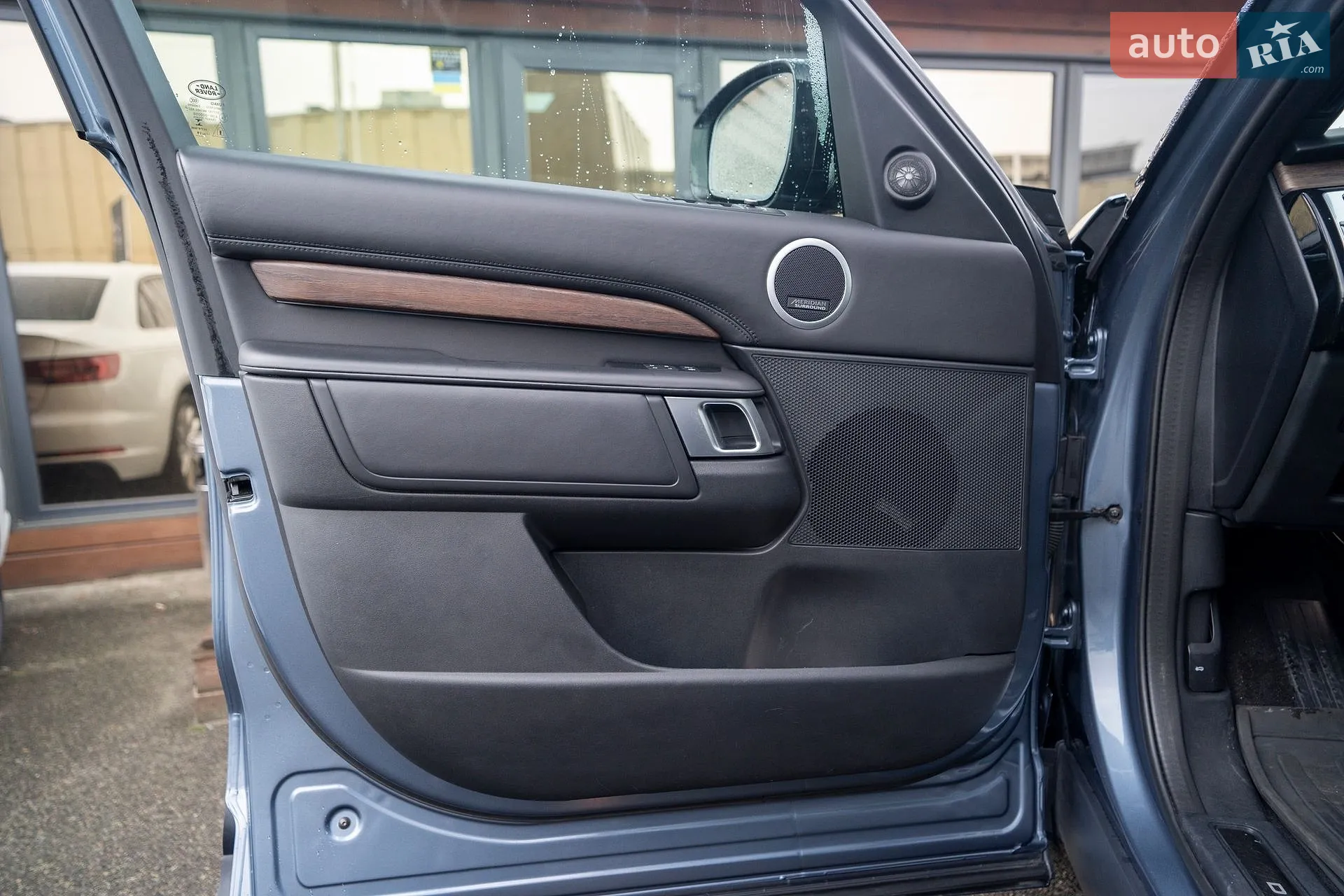 2019 Land Rover Discovery - мініатюра 24