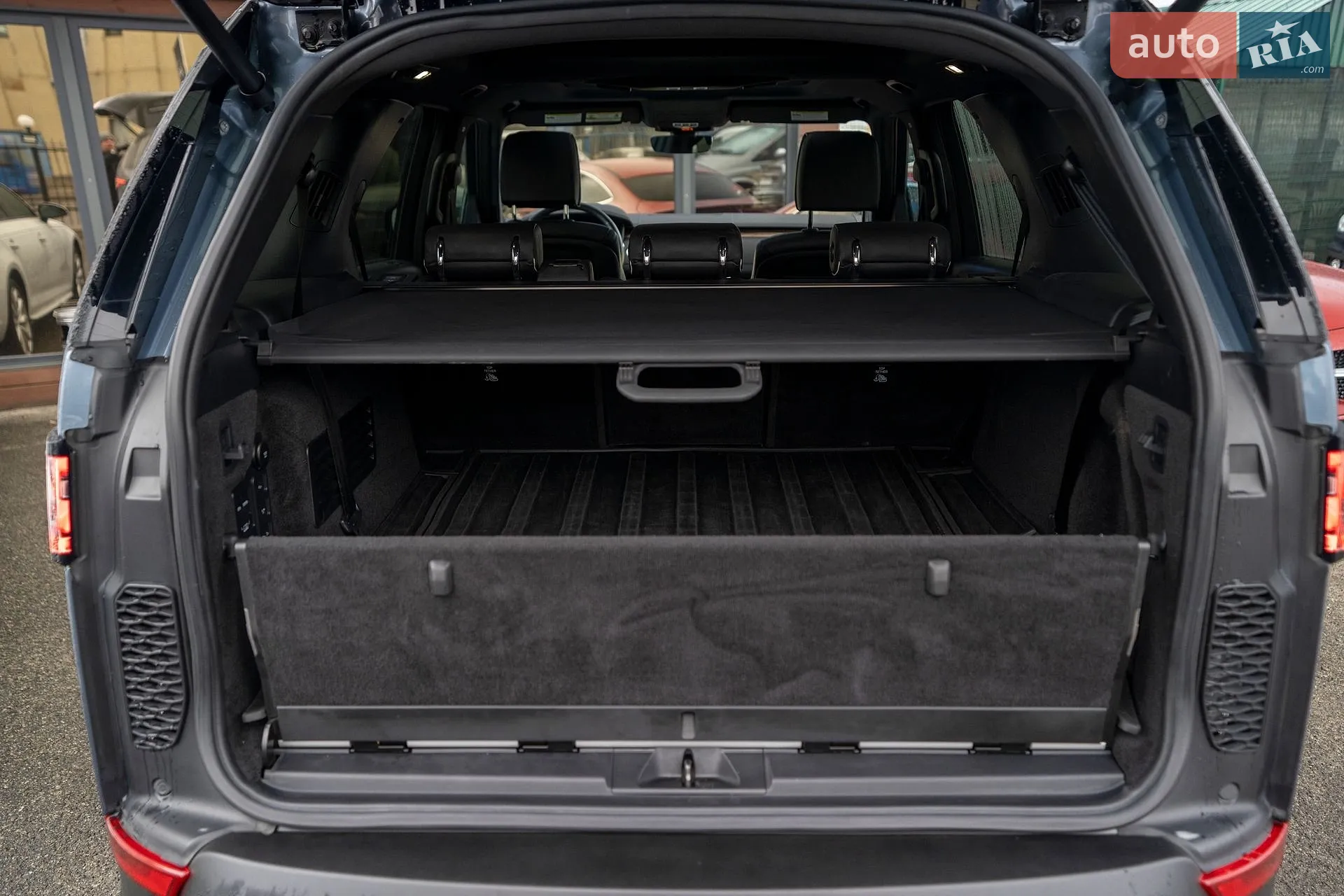 2019 Land Rover Discovery - мініатюра 41