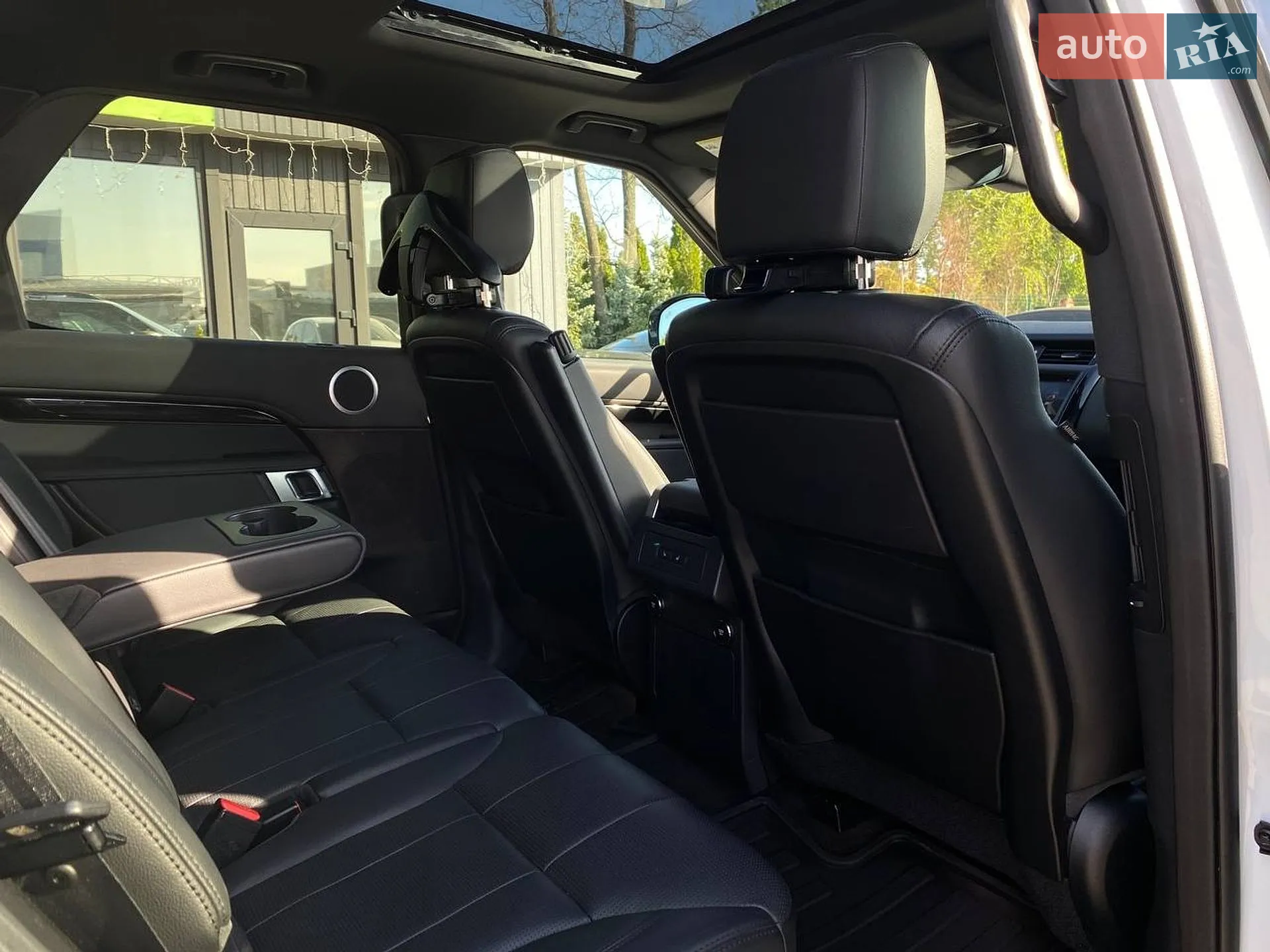 2018 Land Rover Discovery - мініатюра 30