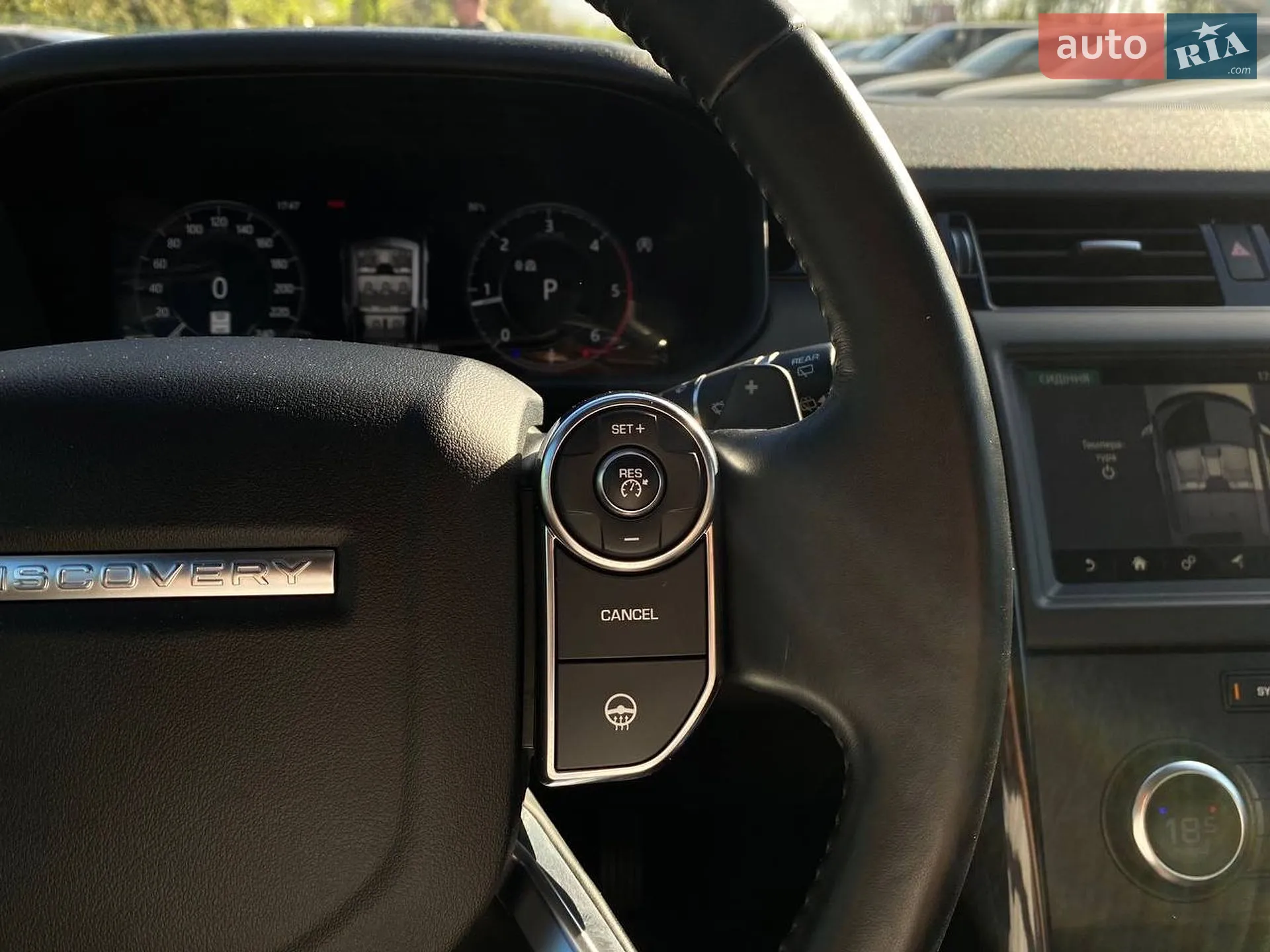 2018 Land Rover Discovery - мініатюра 36
