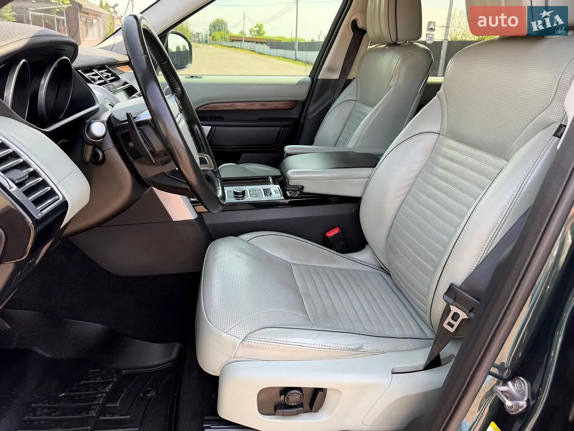2017 Land Rover Discovery - мініатюра 43