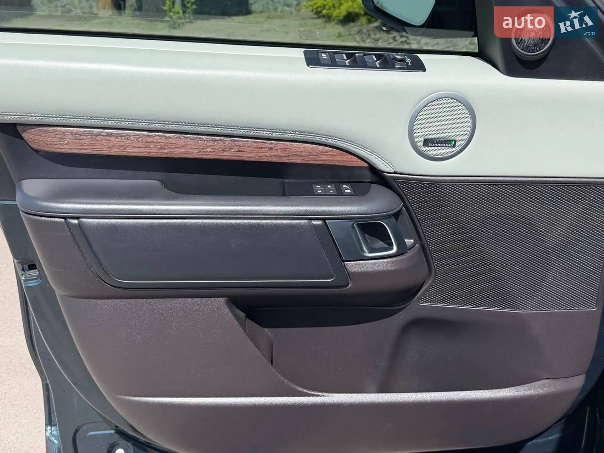2017 Land Rover Discovery - мініатюра 52
