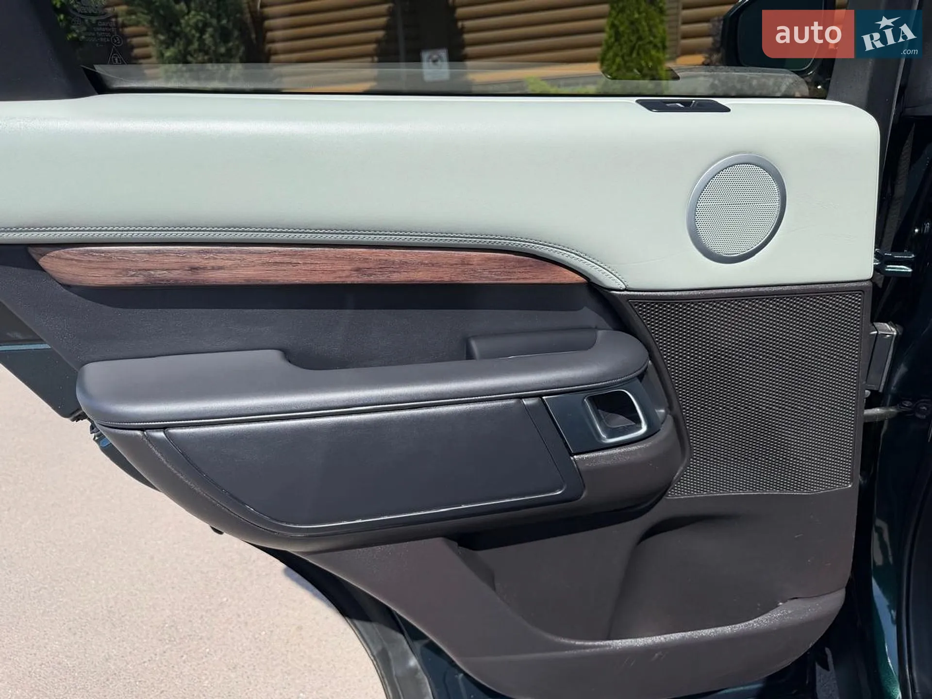 2017 Land Rover Discovery - мініатюра 57